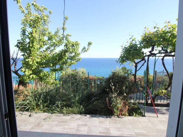 Appartamento in vendita a Cipressa, Liguria