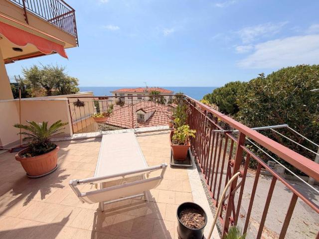 Appartamento in vendita a Cipressa, Liguria