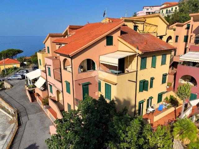 Appartamento in vendita a Cipressa, Liguria
