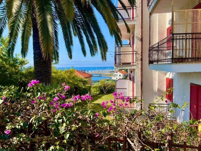 Appartamento in vendita a Cipressa, Liguria