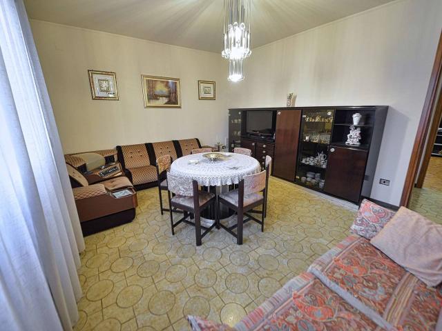 Appartamento in vendita a Cislago, Lombardia