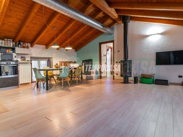 Appartamento in vendita a Cislago, Varese