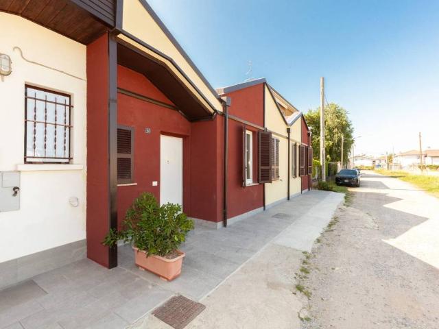 Villa Schiera in vendita a Cislago, Lombardia