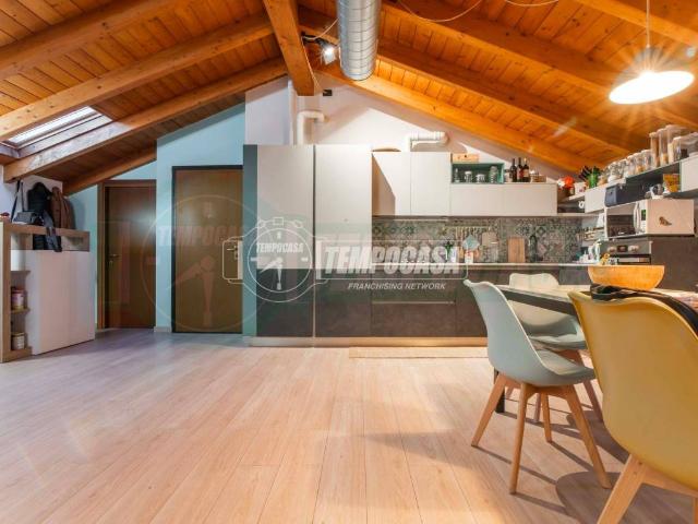 Appartamento in vendita a Cislago, Lombardia