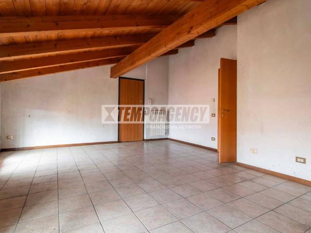 Appartamento in vendita a Cislago, Lombardia