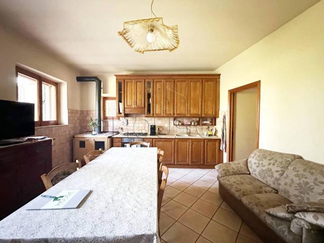 Appartamento in vendita a Canoscio, San Leo Bastia