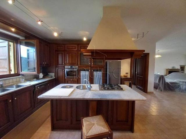 Appartamento in vendita a San Leo Bastia, Umbria