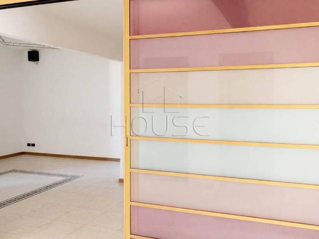 Locale Commerciale in vendita a San Leo Bastia, Umbria