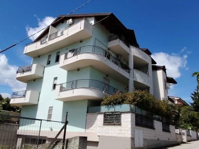 Appartamento in vendita a Città Sant'angelo, Abruzzo