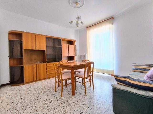 Appartamento in vendita a Civate, Lombardia