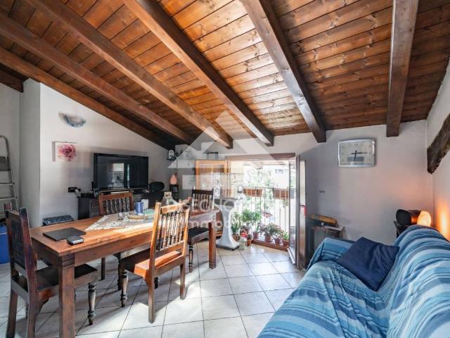 Appartamento in vendita a Civate, Lombardia