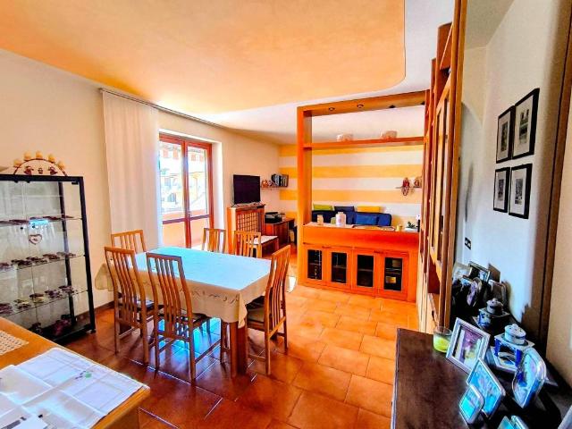 Appartamento in vendita a Civate, Lombardia