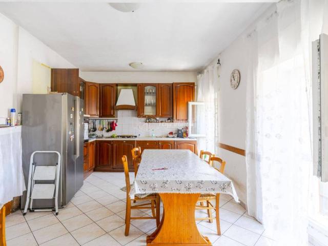 Appartamento in vendita a Contrada Migliarino, Marche
