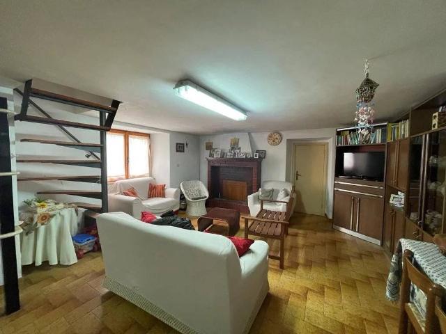 Appartamento in vendita a Civitaquana, Abruzzo