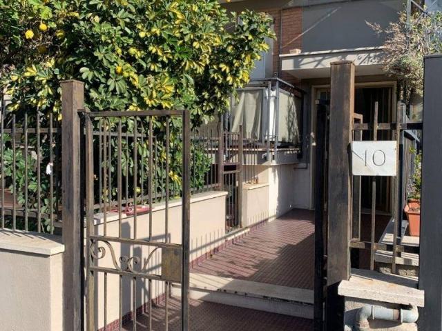 Appartamento in vendita a Cisterna Faro, Roma Capitale