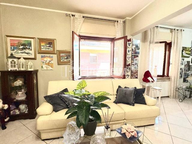 Appartamento in vendita a Cisterna Faro, Roma Capitale