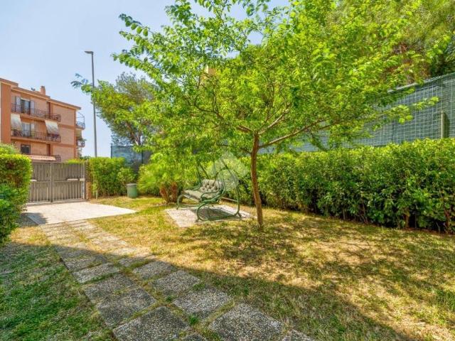 Appartamento in vendita a Punta del Pecoraro, Roma Capitale