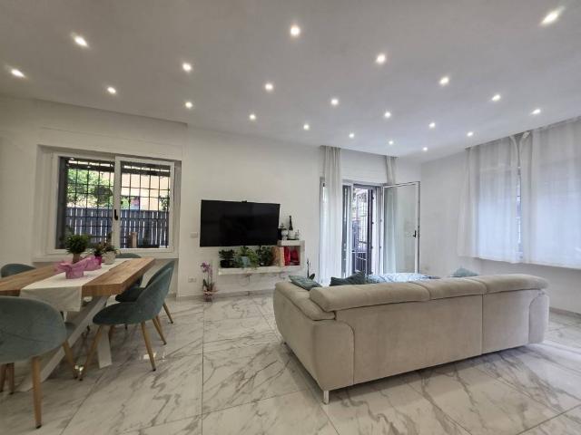 Appartamento in vendita a Cisterna Faro, Roma Capitale