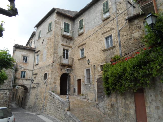 Appartamento in vendita a Unione dei Comuni della Val Vibrata, Civitella Del Tronto