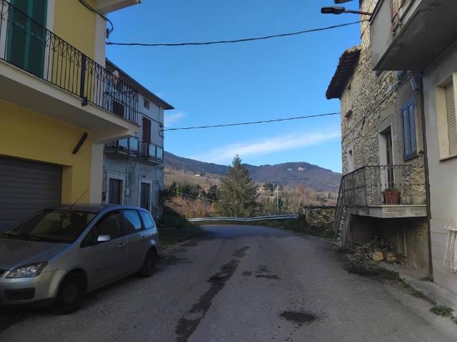 Appartamento in vendita a Unione dei Comuni della Val Vibrata, Civitella Del Tronto
