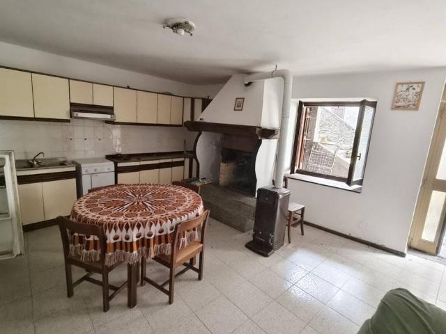 Appartamento in vendita a Civo, Lombardia