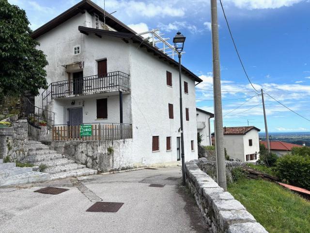 Appartamento in vendita a Clauzetto, Friuli-Venezia Giulia