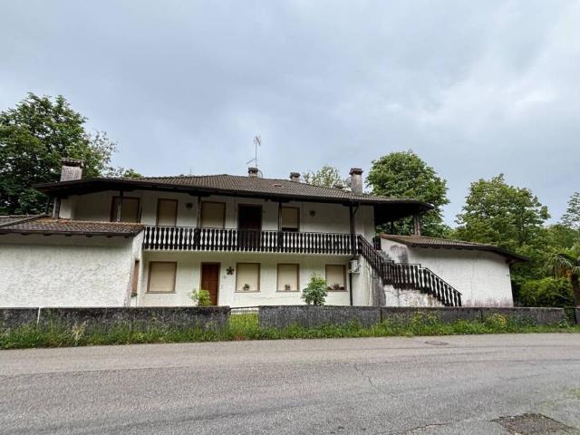 Appartamento in vendita a Clauzetto, Friuli-Venezia Giulia