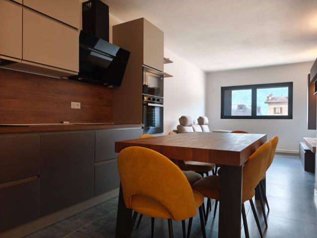 Appartamento in vendita a Clusone, Lombardia