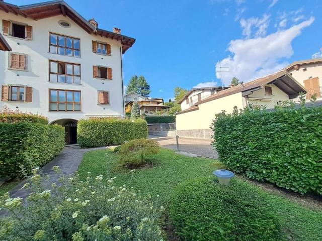 Appartamento in vendita a Fiorine, Clusone