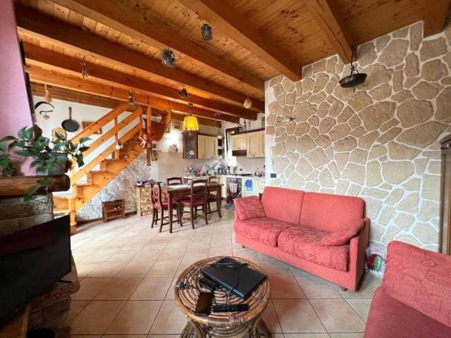 Appartamento in vendita a Fiorine, Clusone