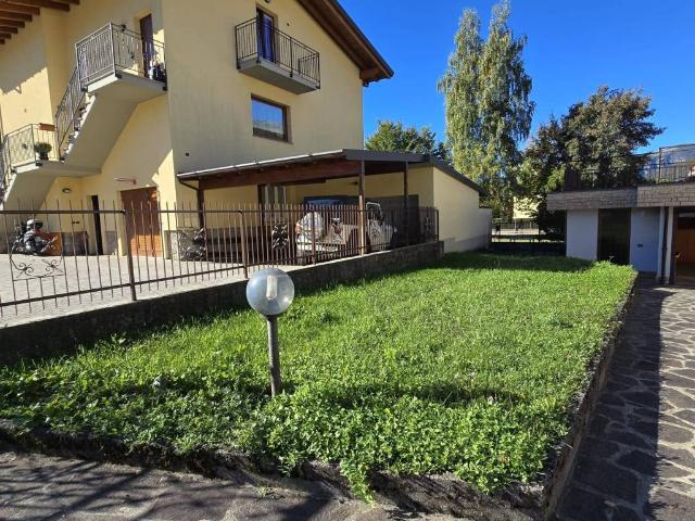 Appartamento in vendita a Fiorine, Clusone