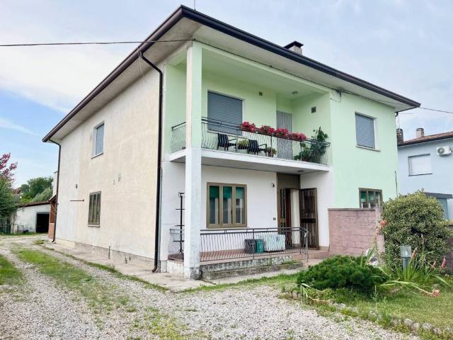 Appartamento in vendita a Codroipo, Friuli-Venezia Giulia