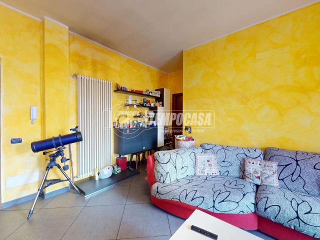 Appartamento in vendita a Cogliate, Lombardia