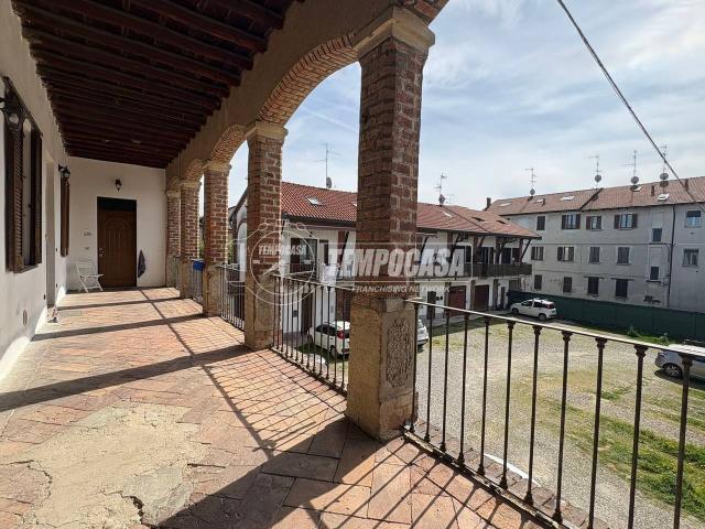 Appartamento in vendita a Cogliate, Lombardia