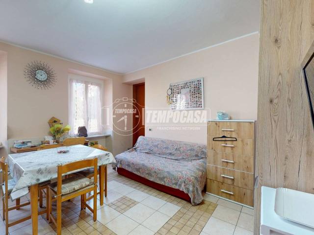 Appartamento in vendita a Cogliate, Lombardia
