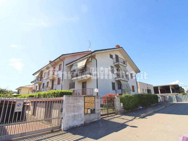 Appartamento in vendita a Cogliate, Lombardia