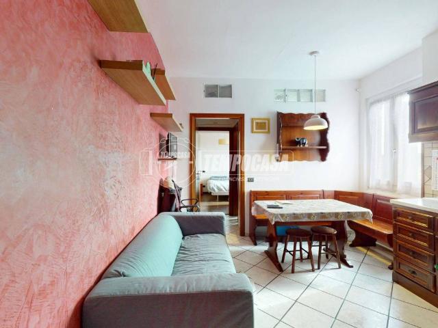Appartamento in vendita a Cogliate, Lombardia