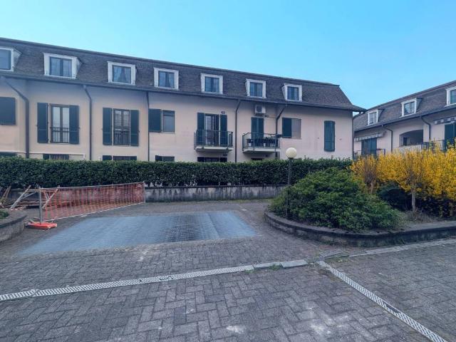 Appartamento in vendita a Cogliate, Lombardia