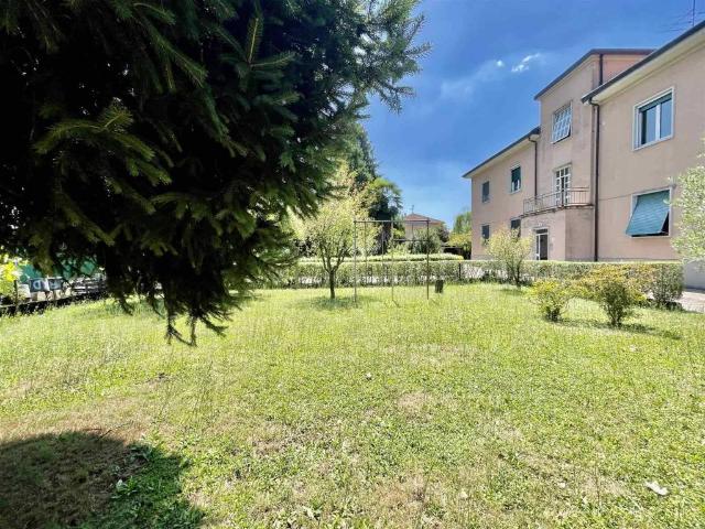 Appartamento in vendita a Cogliate, Lombardia