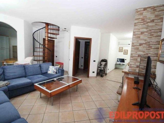 Appartamento in vendita a Cogliate, Lombardia