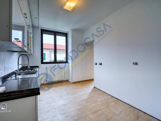 Appartamento in vendita a Cogliate, Lombardia