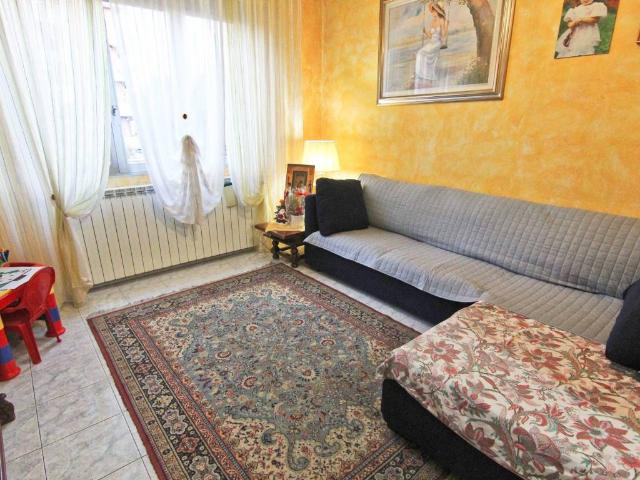 Appartamento in vendita a Cogliate, Lombardia