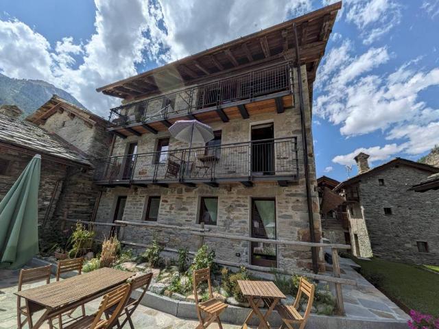 Appartamento in vendita a Cogne, Aosta