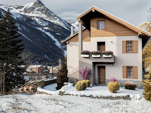 Appartamento in vendita a Cogne, Aosta