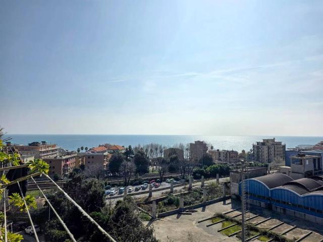Appartamento in vendita a Cogoleto, Liguria