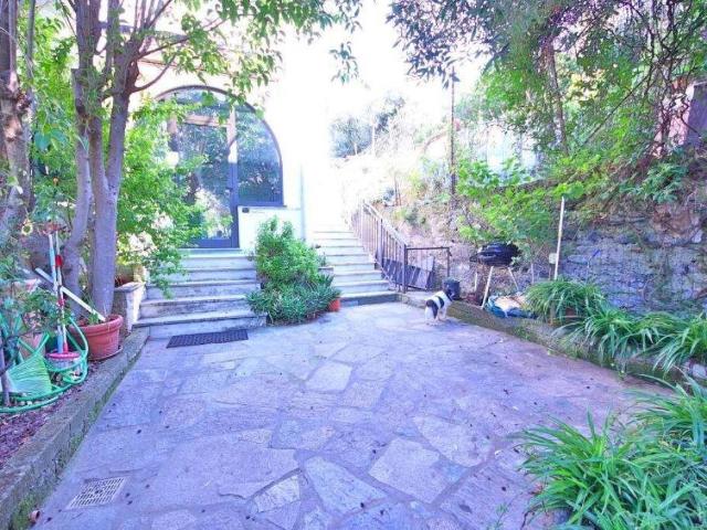 Appartamento in vendita a Cogoleto, Liguria