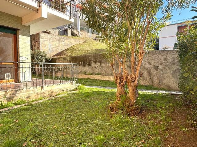 Appartamento in vendita a Cogoleto, Liguria