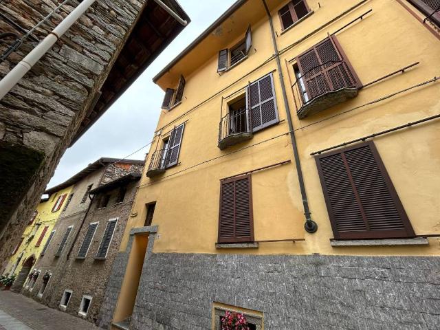 Appartamento in vendita a Colazza, Novara
