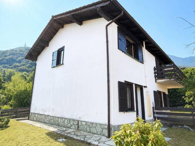 Villa Schiera in vendita a Chiaro, Colico