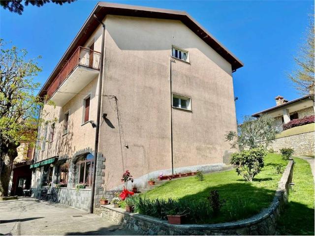 Appartamento in vendita a Colle Brianza, Lombardia